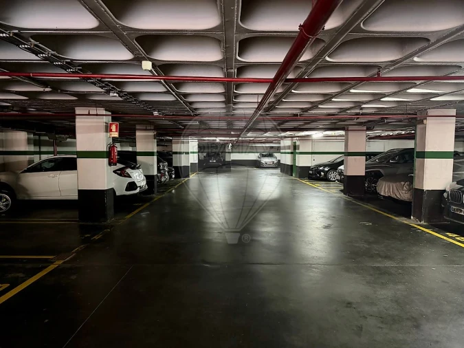 Garagem para Venda em Avenidas Novas Foto 4