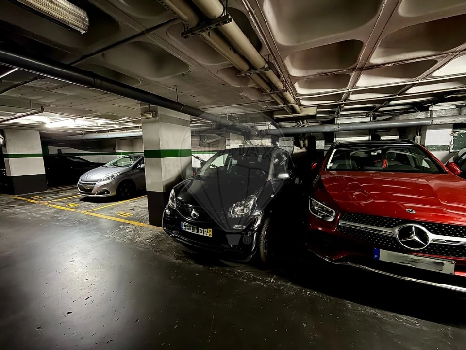 Garagem para Venda em Avenidas Novas Foto 12