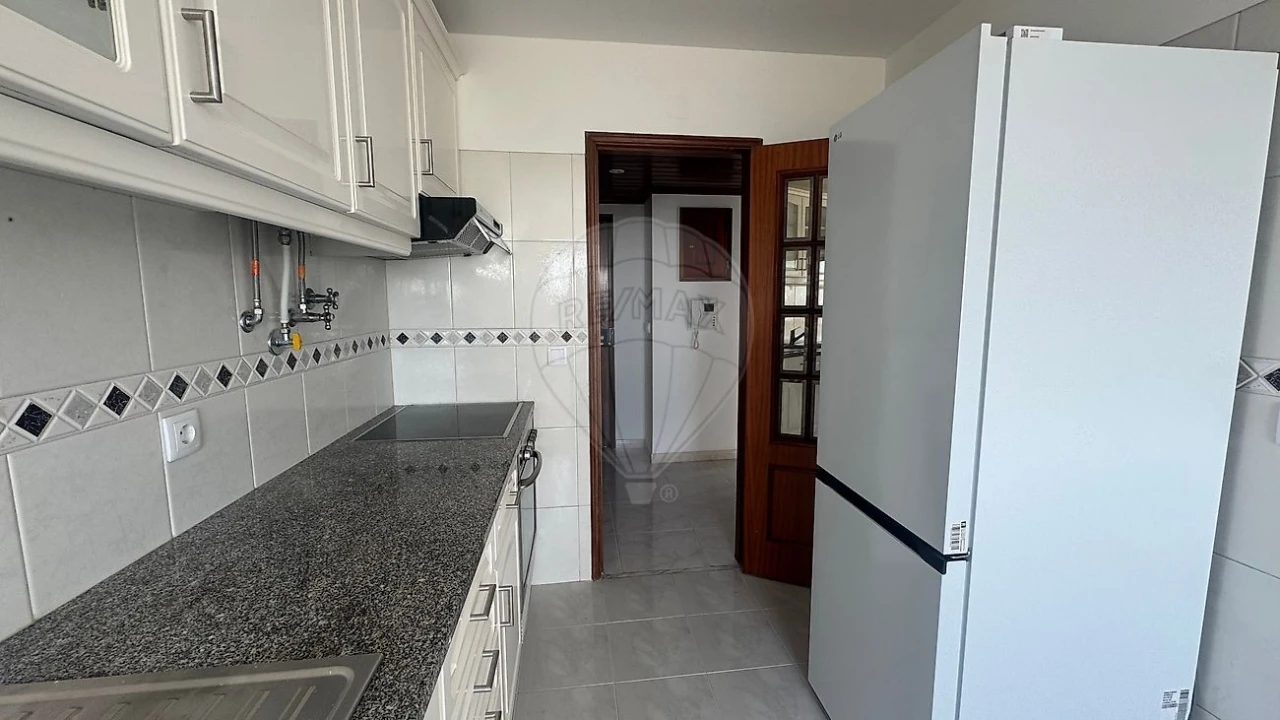 Apartamento T2 para Arrendamento em Cacém e São Marcos Foto 9