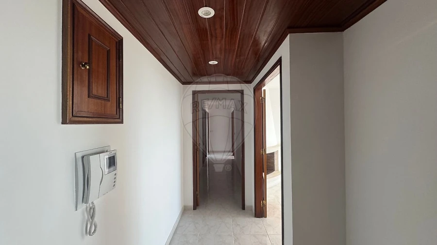 Apartamento T2 para Arrendamento em Cacém e São Marcos Foto 10