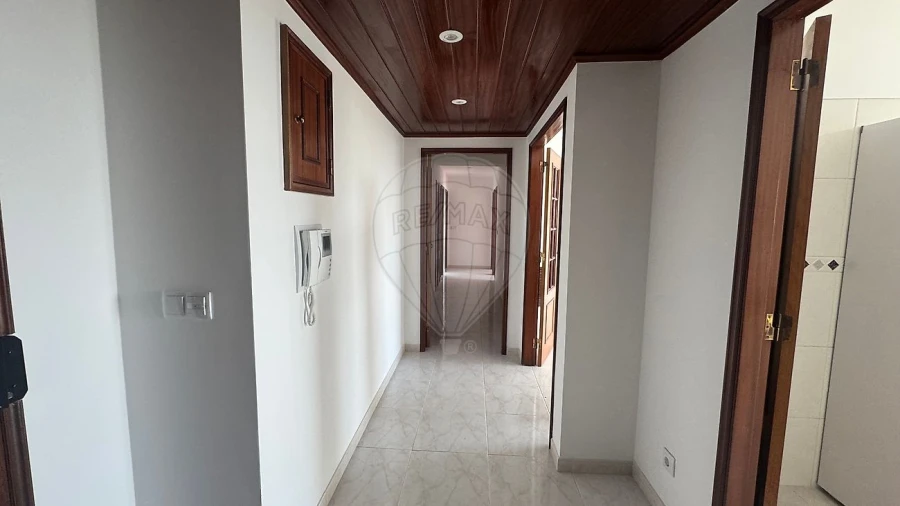 Apartamento T2 para Arrendamento em Cacém e São Marcos Foto 3