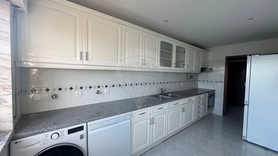 Apartamento T2 para Arrendamento em Cacém e São Marcos Foto 8