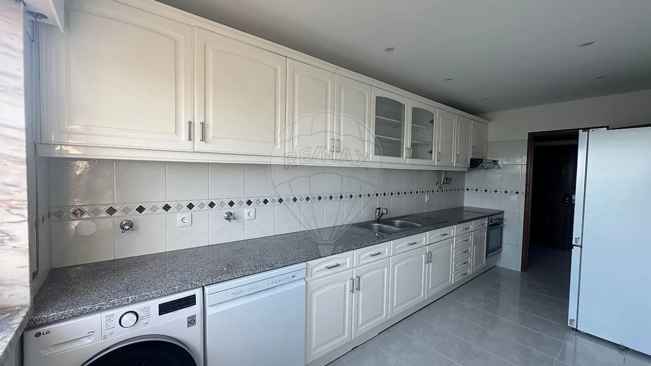 Apartamento T2 para Arrendamento em Cacém e São Marcos Foto 8