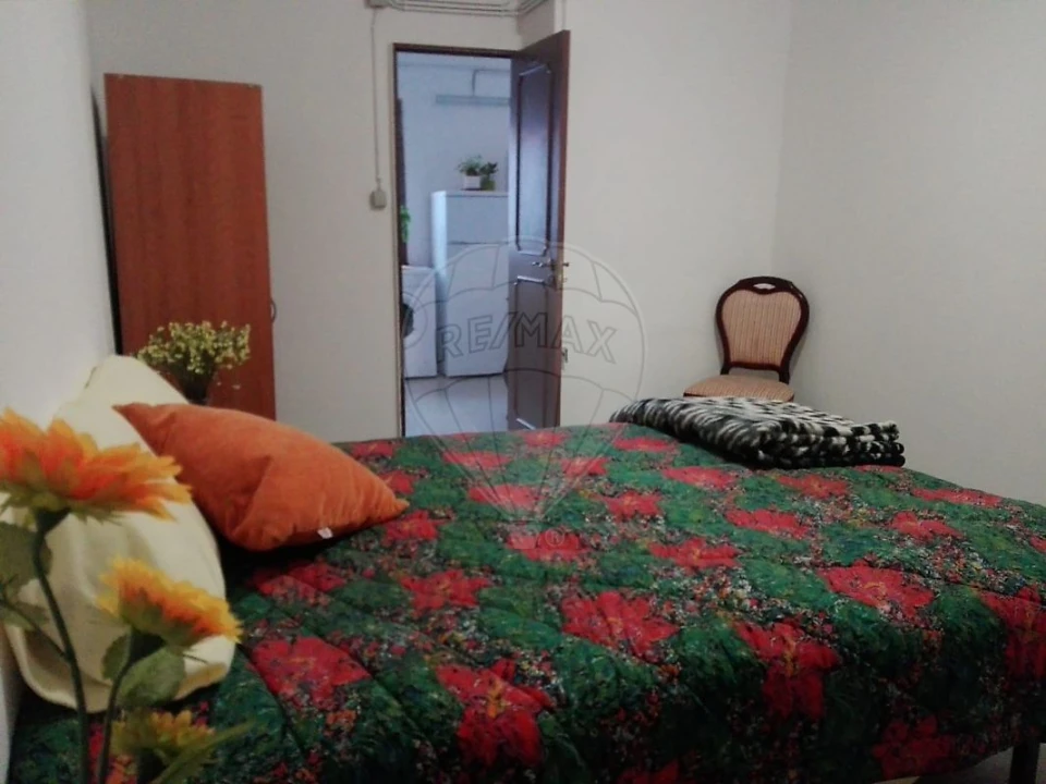 Moradia T1 para Venda em Silveira Foto 4