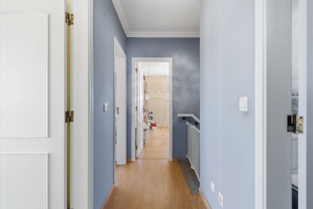 Moradia T5 para Venda em Sobral de Monte Agraço Foto 9