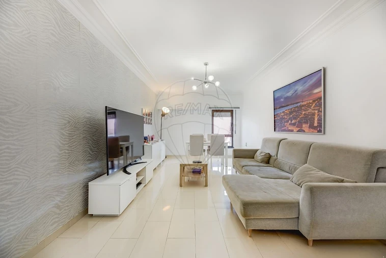 Apartamento T2 para Venda em Vialonga Foto 3