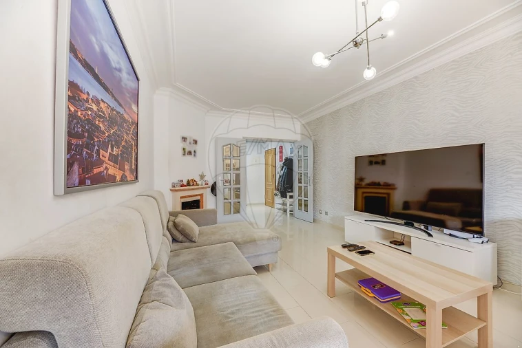 Apartamento T2 para Venda em Vialonga Foto 2