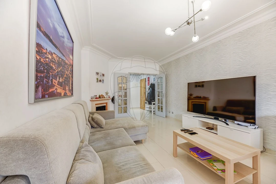 Apartamento T2 para Venda em Vialonga Foto 2