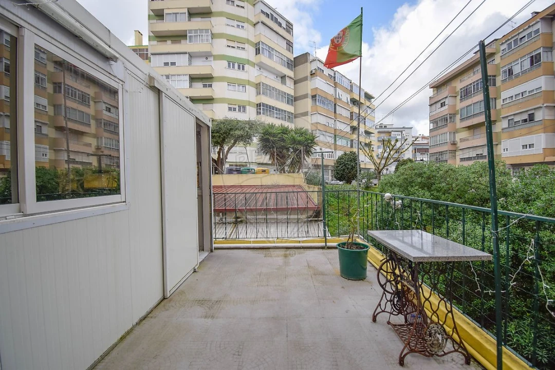 Apartamento T3 para Venda em Póvoa de Santo Adrião e Olival Basto Foto 18