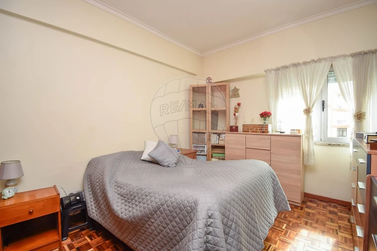 Apartamento T3 para Venda em Póvoa de Santo Adrião e Olival Basto Foto 10
