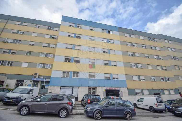 Apartamento T3 para Venda em Póvoa de Santo Adrião e Olival Basto Foto 20