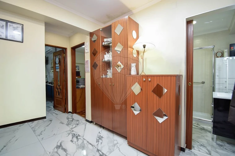 Apartamento T3 para Venda em Póvoa de Santo Adrião e Olival Basto Foto 13