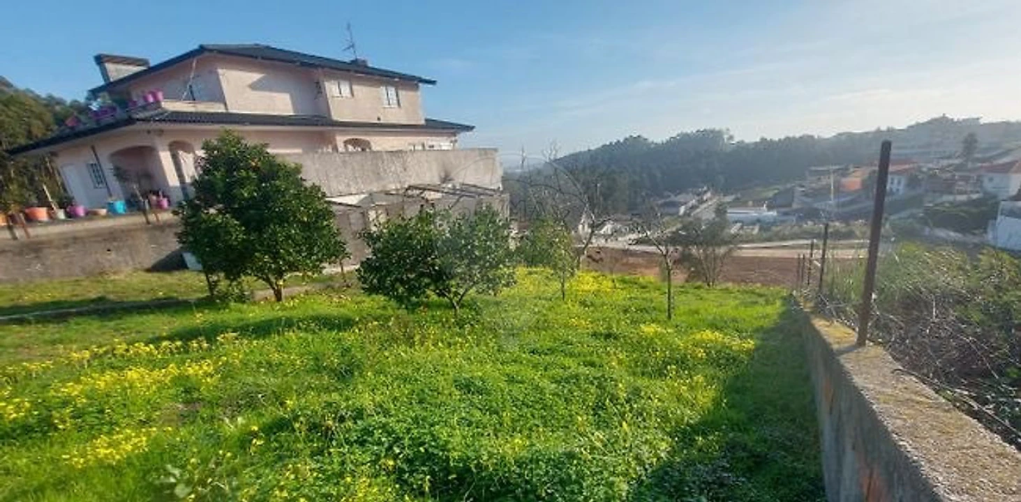 Terreno para Venda em Escapães Foto 1