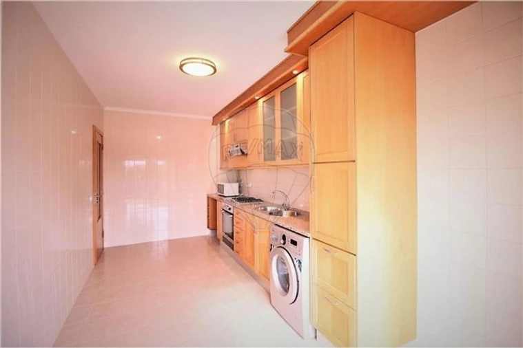 Apartamento T2 para Venda em Atouguia da Baleia Foto 2