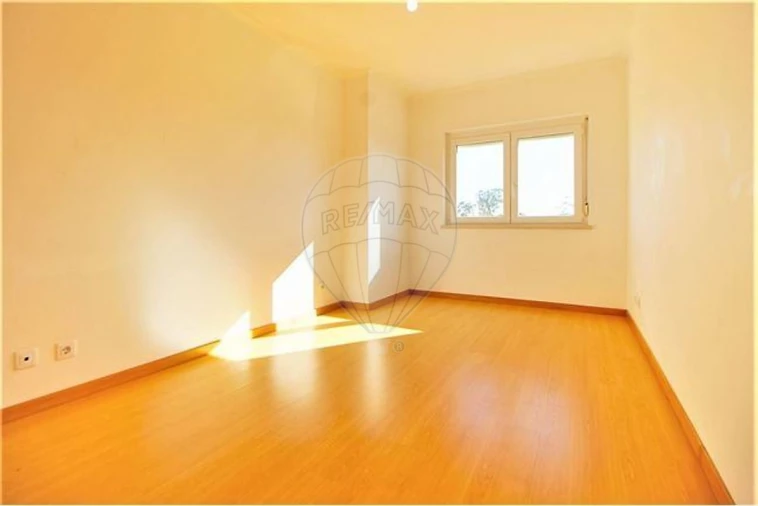 Apartamento T2 para Venda em Atouguia da Baleia Foto 6