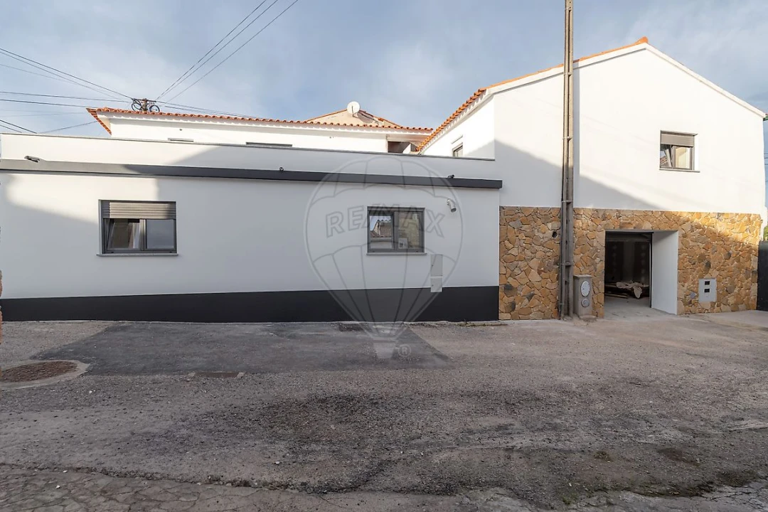 Moradia T4 para Venda em Cernache Foto 2