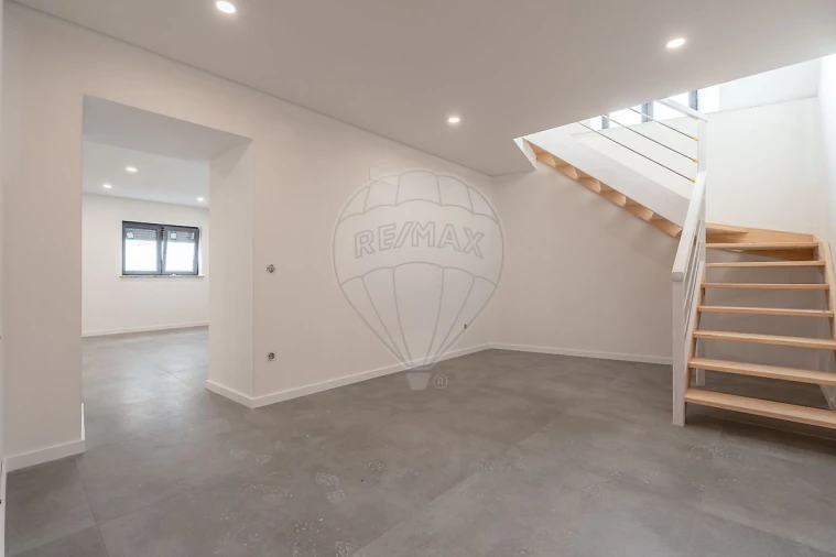 Moradia T4 para Venda em Cernache Foto 8