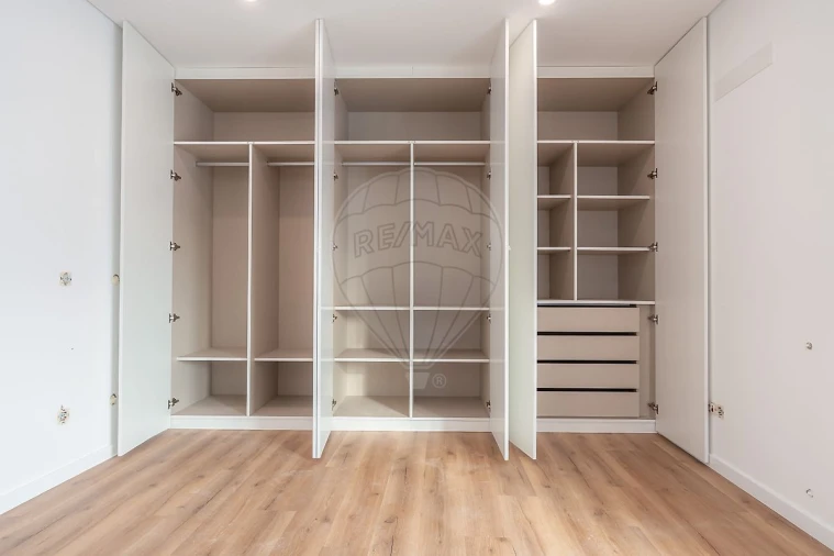 Moradia T4 para Venda em Cernache Foto 16