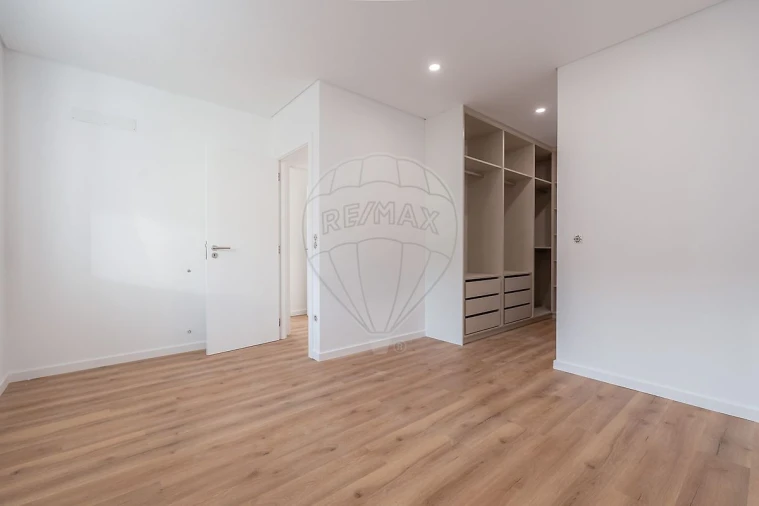 Moradia T4 para Venda em Cernache Foto 29