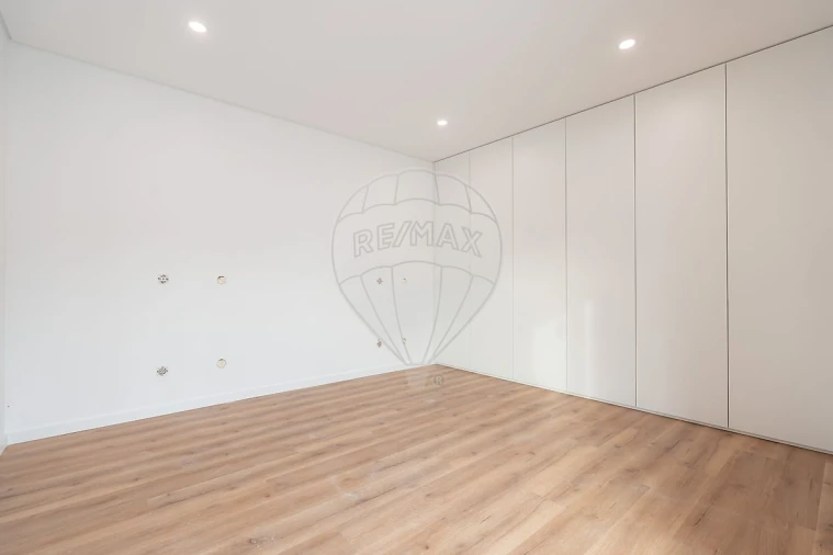 Moradia T4 para Venda em Cernache Foto 13