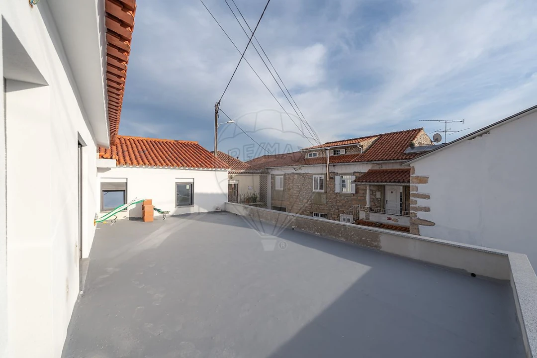 Moradia T4 para Venda em Cernache Foto 26