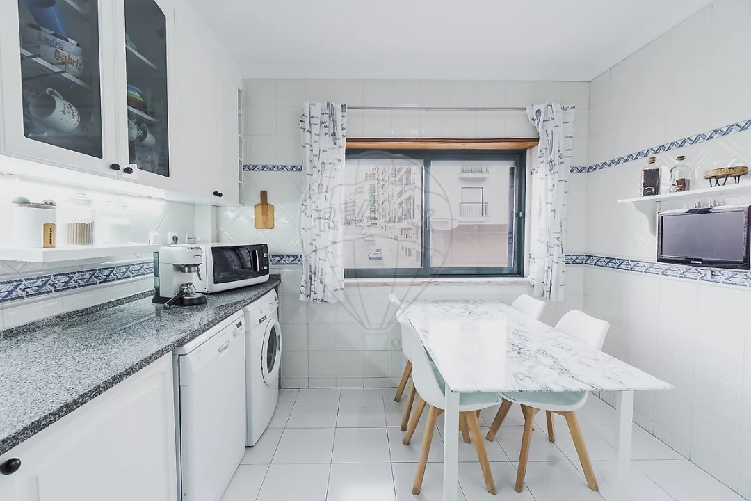 Apartamento T3 para Venda em Massamá e Monte Abraão Foto 30