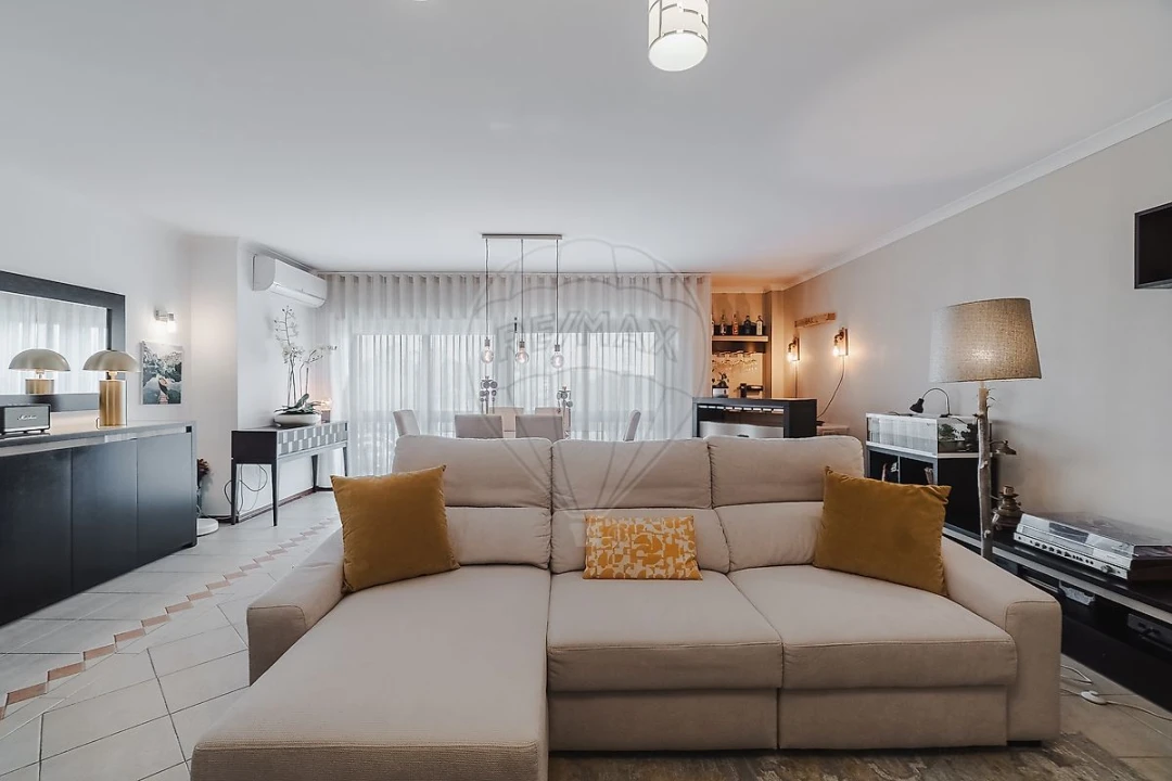 Apartamento T3 para Venda em Massamá e Monte Abraão Foto 7