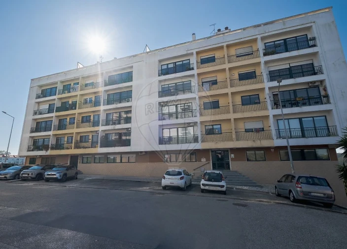 Apartamento T3 para Venda em Massamá e Monte Abraão Foto 1