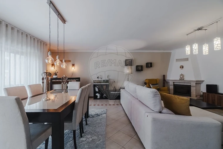 Apartamento T3 para Venda em Massamá e Monte Abraão Foto 9