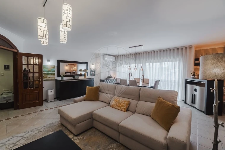 Apartamento T3 para Venda em Massamá e Monte Abraão Foto 8