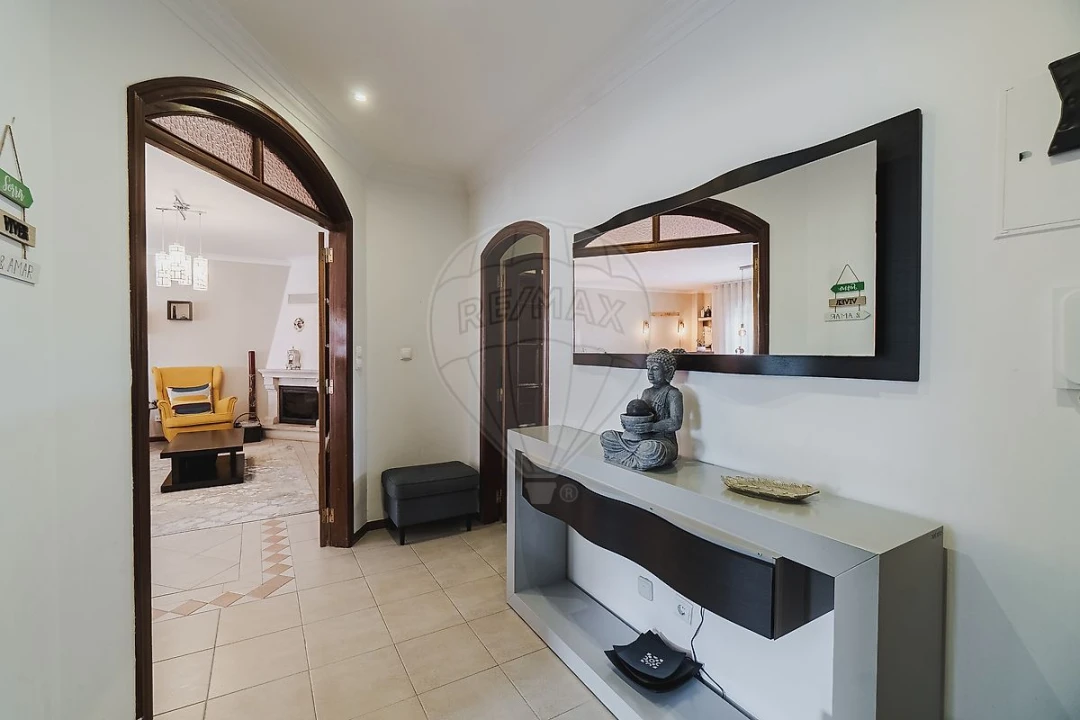 Apartamento T3 para Venda em Massamá e Monte Abraão Foto 2