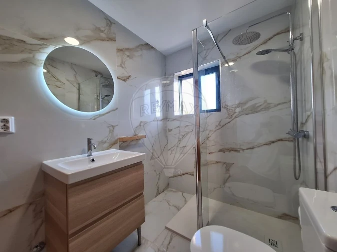 Apartamento T2 para Venda em Madalena Foto 30