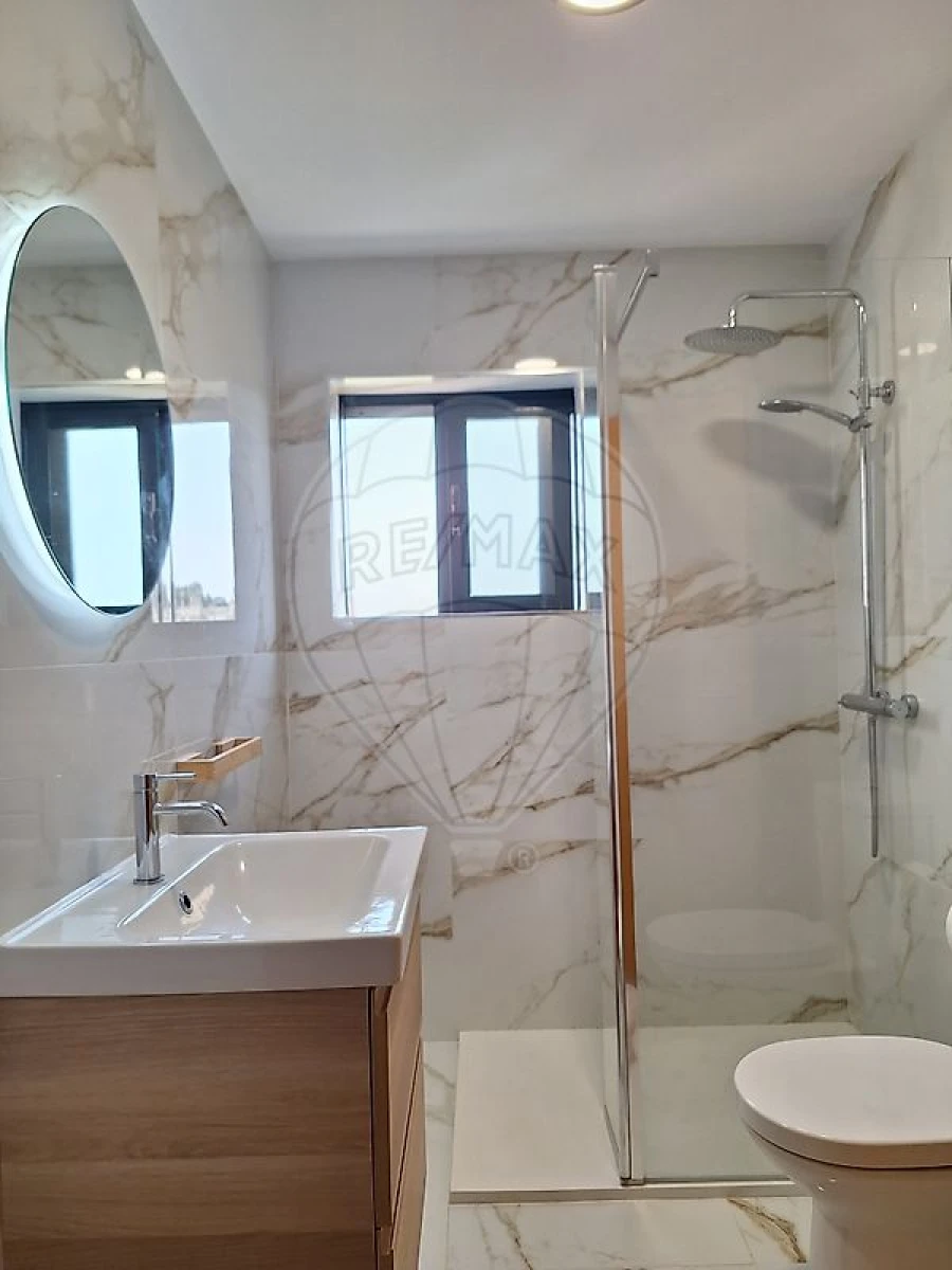 Apartamento T2 para Venda em Madalena Foto 31