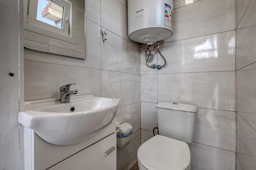 Moradia T4 para Venda em Madalena Foto 13