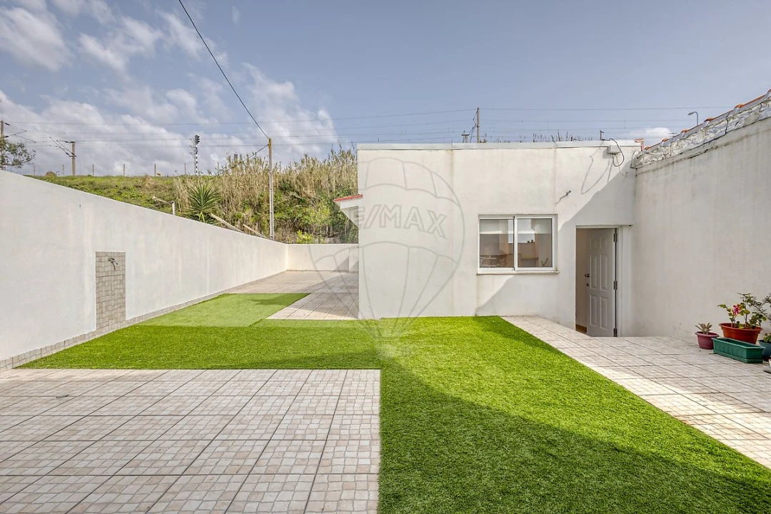 Moradia T4 para Venda em Madalena Foto 27