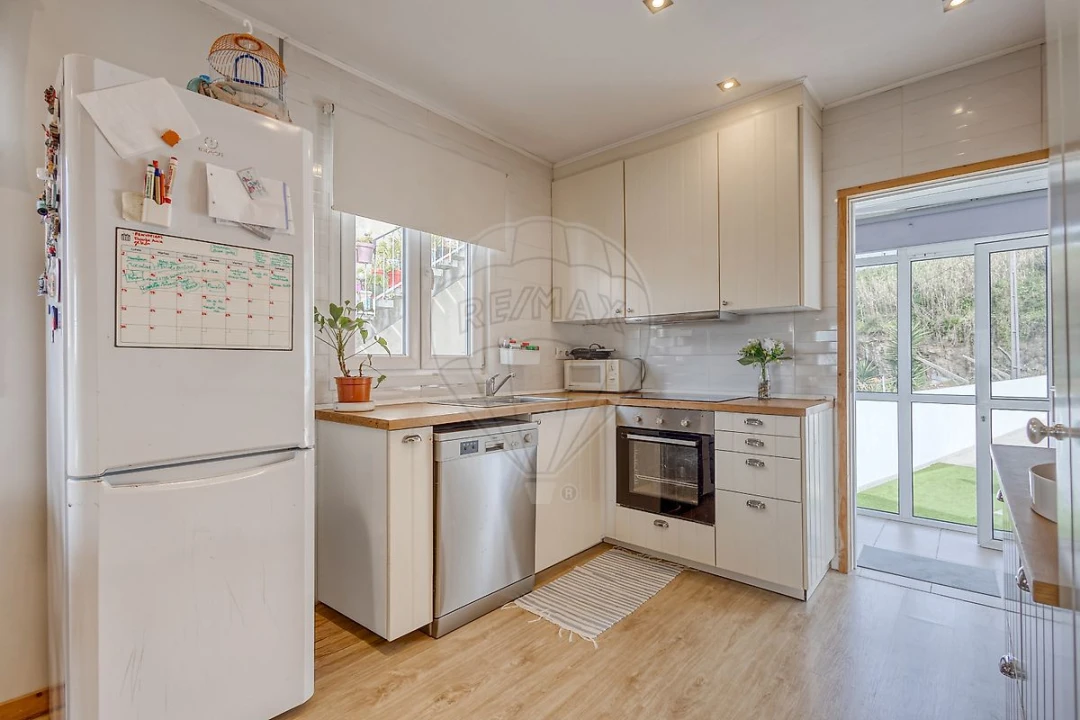 Moradia T4 para Venda em Madalena Foto 9