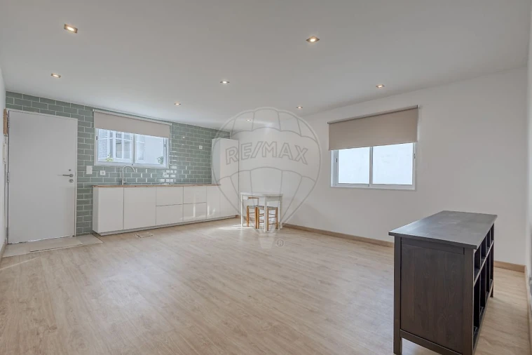 Moradia T4 para Venda em Madalena Foto 23