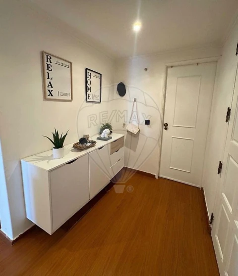 Apartamento T2 para Venda em Agualva e Mira-Sintra