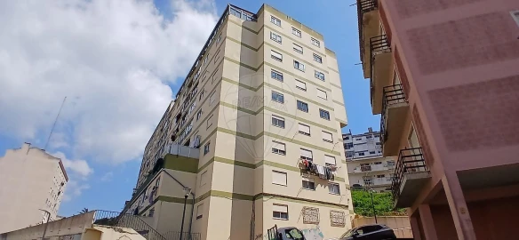 Apartamento T2 para Venda em Agualva e Mira-Sintra