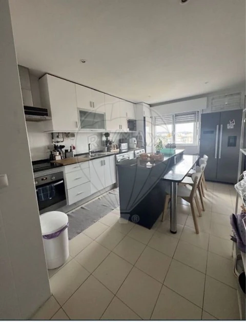 Apartamento T2 para Venda em Agualva e Mira-Sintra