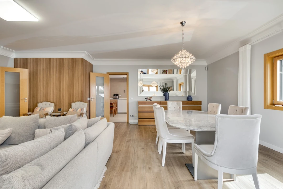 Moradia T4 para Venda em Alcabideche Foto 6