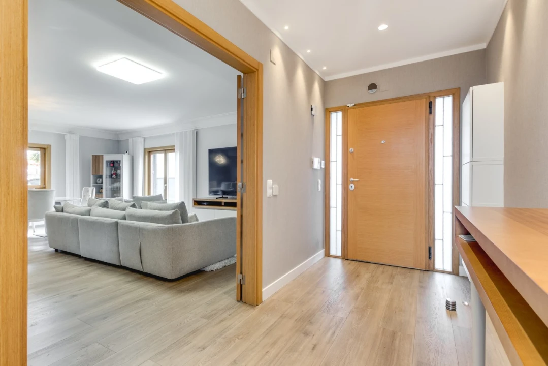 Moradia T4 para Venda em Alcabideche Foto 9