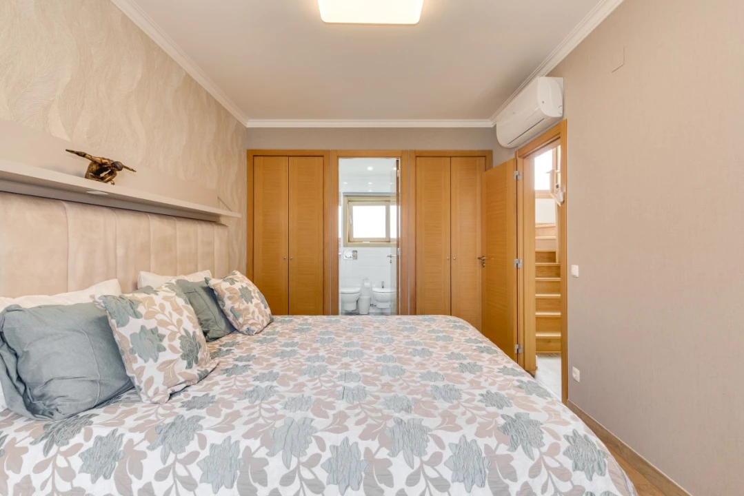 Moradia T4 para Venda em Alcabideche Foto 17