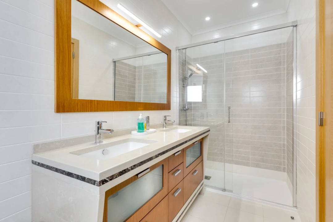 Moradia T4 para Venda em Alcabideche Foto 37