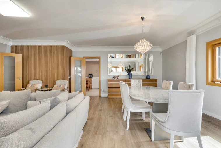 Moradia T4 para Venda em Alcabideche Foto 6