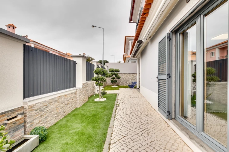 Moradia T4 para Venda em Alcabideche Foto 48