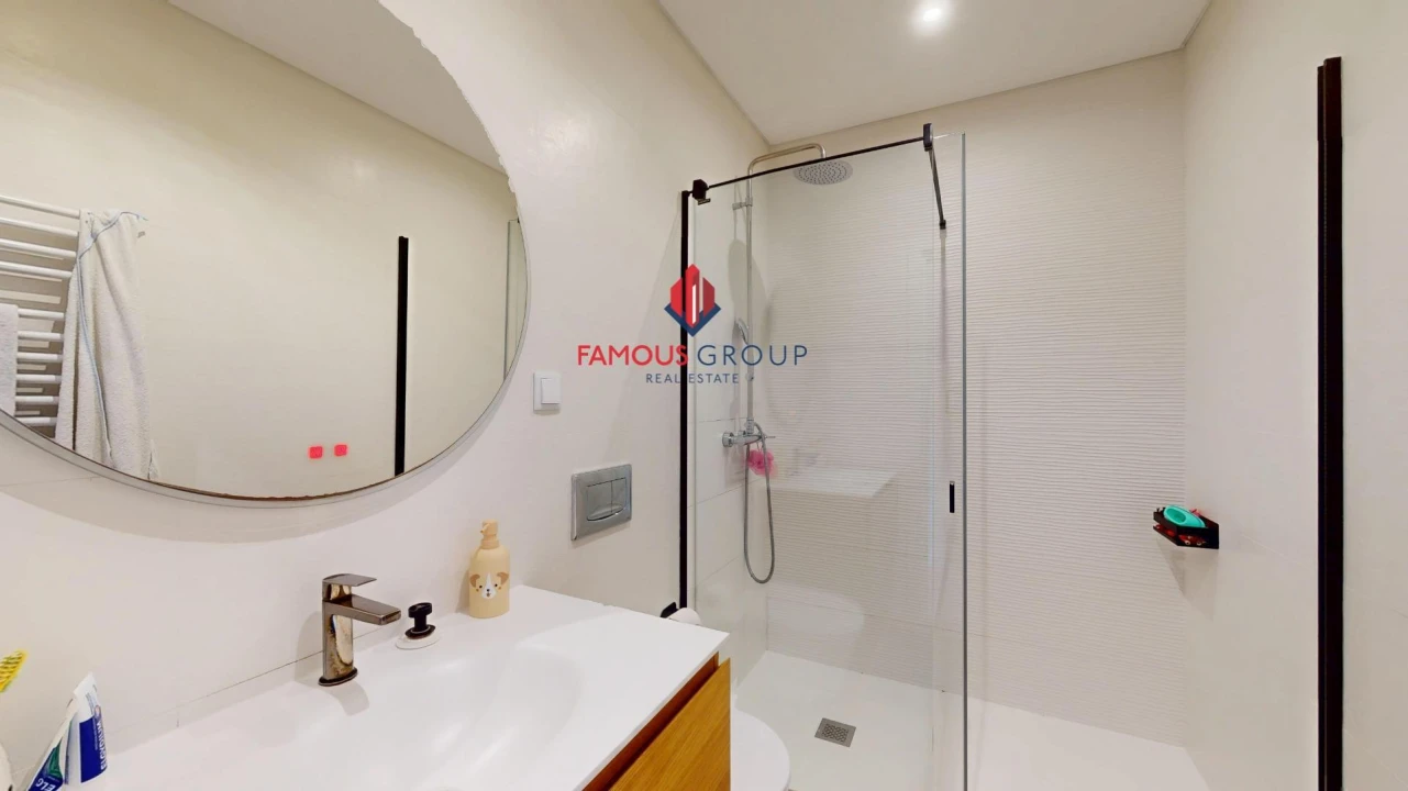 Apartamento T5 para Venda em Portimão Foto 14