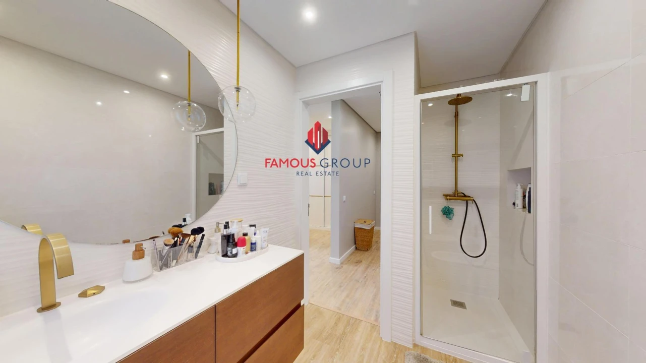 Apartamento T5 para Venda em Portimão Foto 27