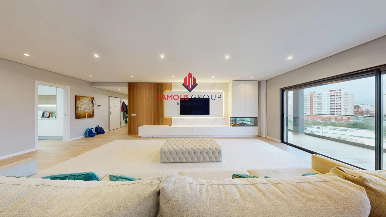 Apartamento T5 para Venda em Portimão Foto 3