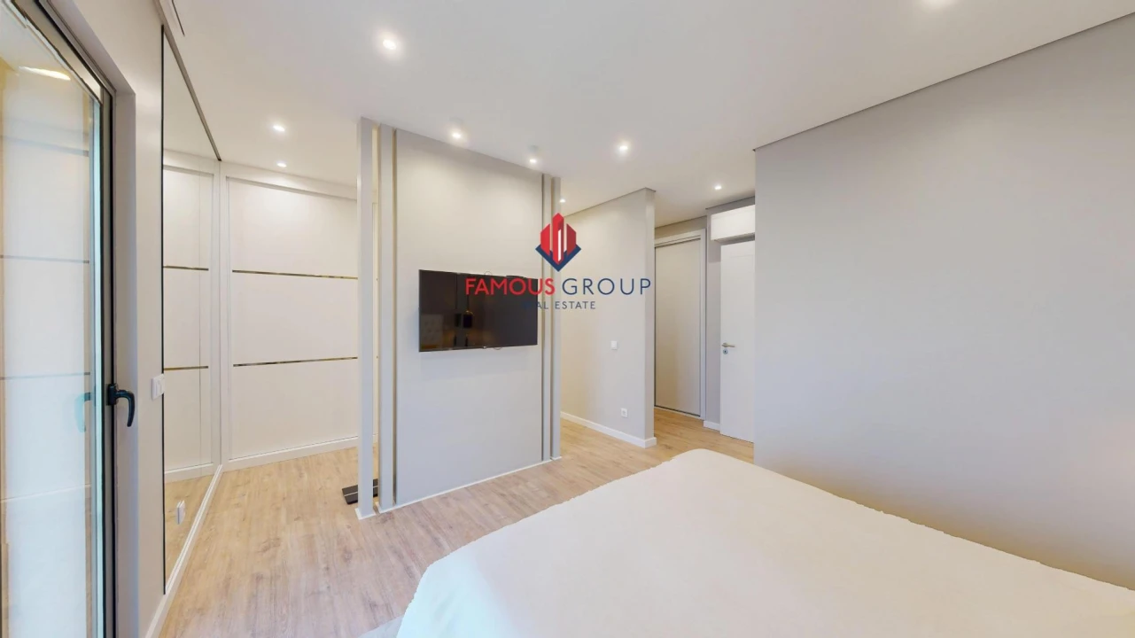 Apartamento T5 para Venda em Portimão Foto 31